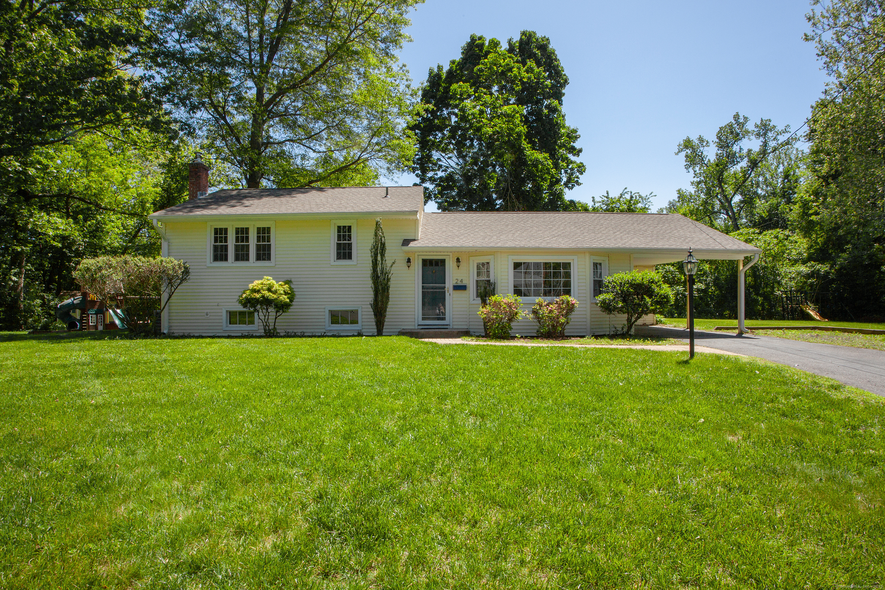 24 Shady Brook Drive West Hartford CT 06107