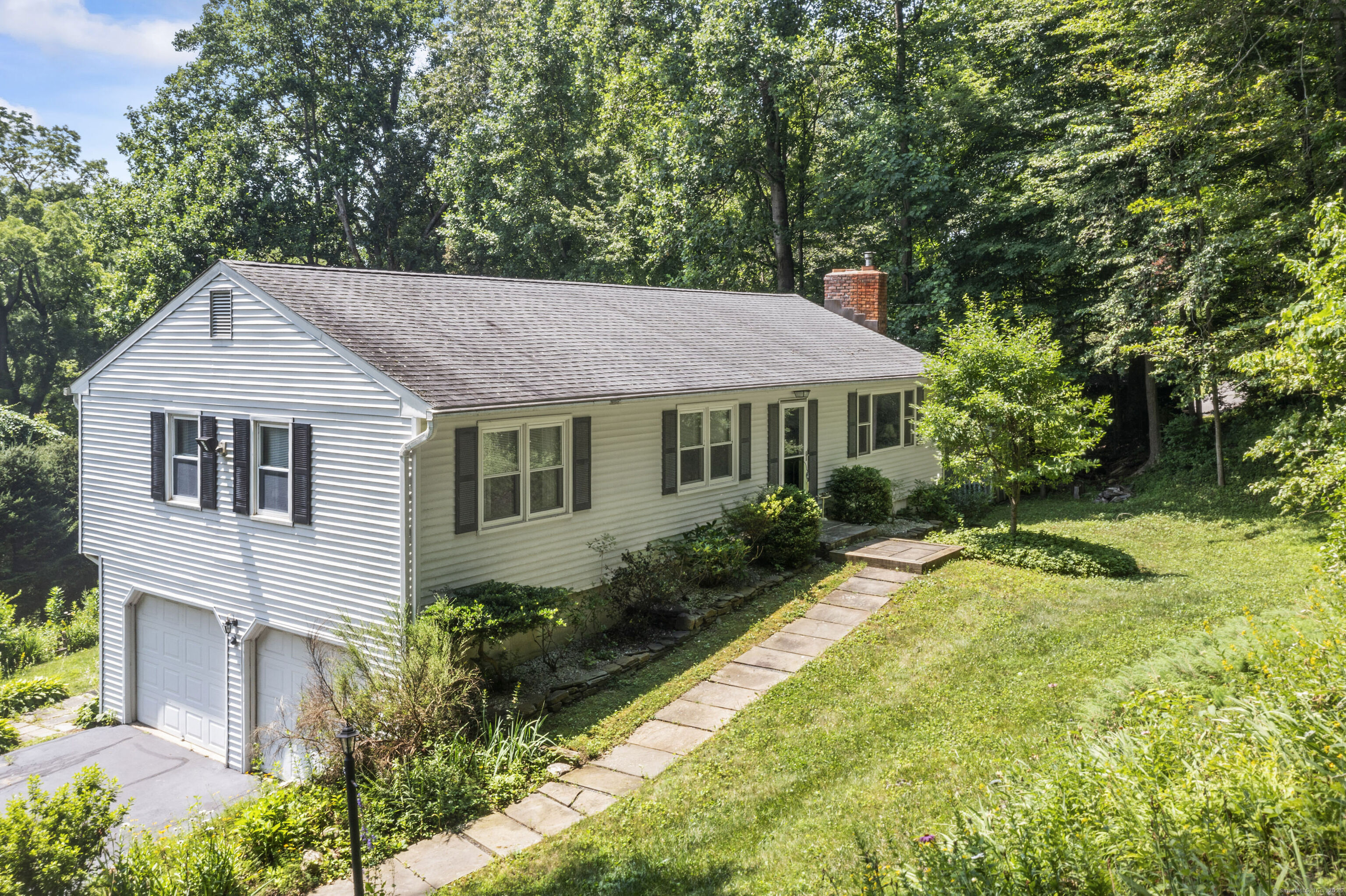 11 Patricia Lane Newtown CT 06470