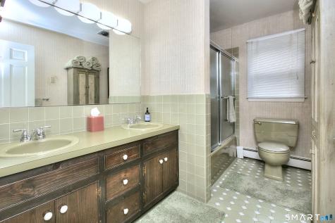 4 Pilgrim Lane Weston CT 06883