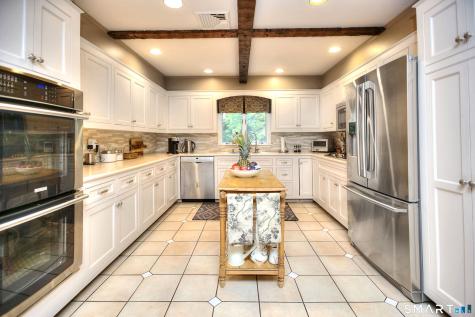 4 Pilgrim Lane Weston CT 06883