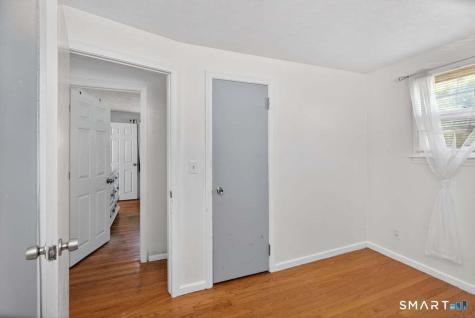 1 Leonard Road Enfield CT 06082