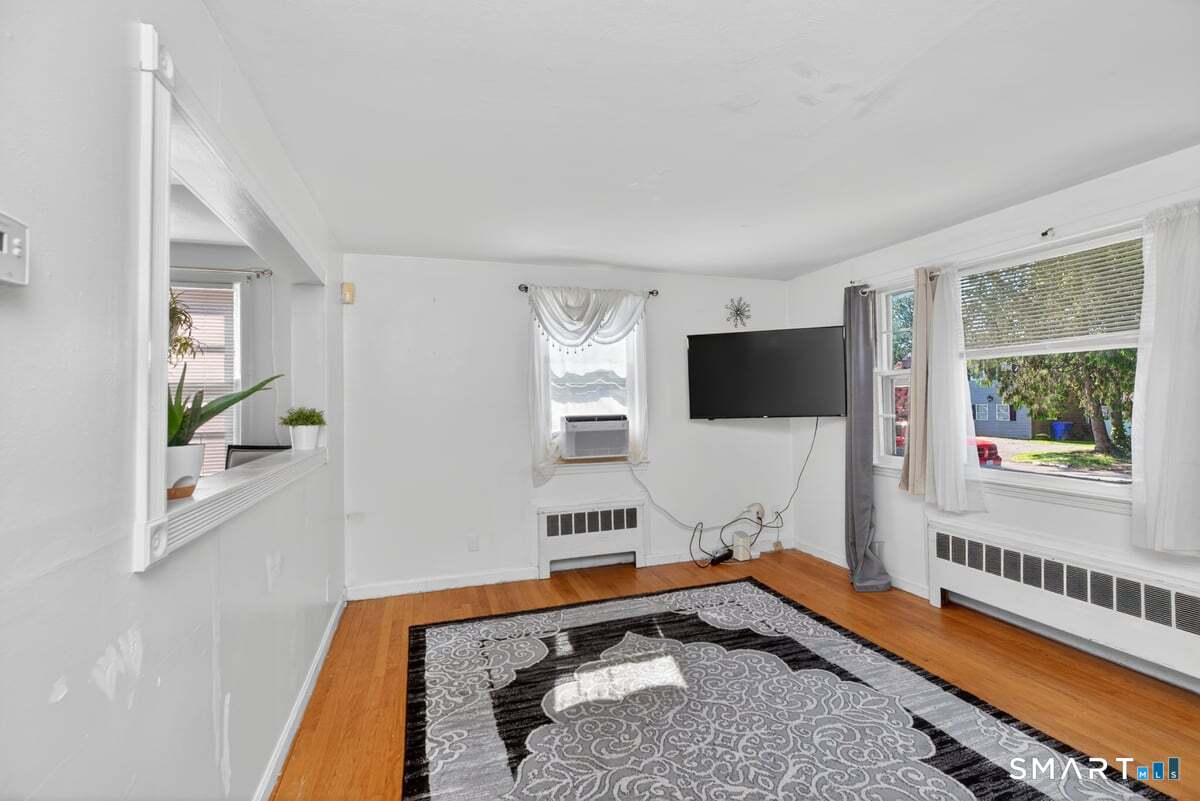 1 Leonard Road Enfield CT 06082