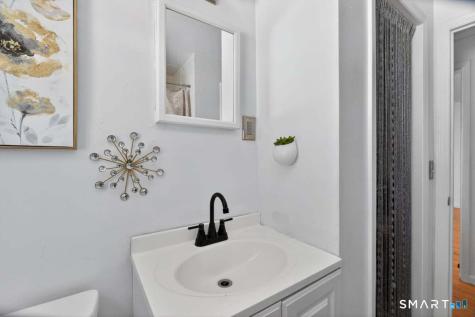 1 Leonard Road Enfield CT 06082