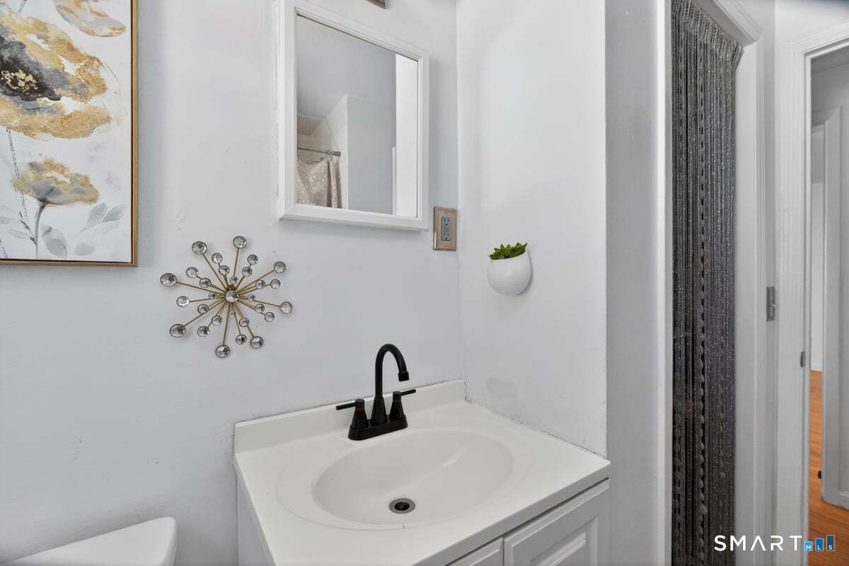 1 Leonard Road Enfield CT 06082