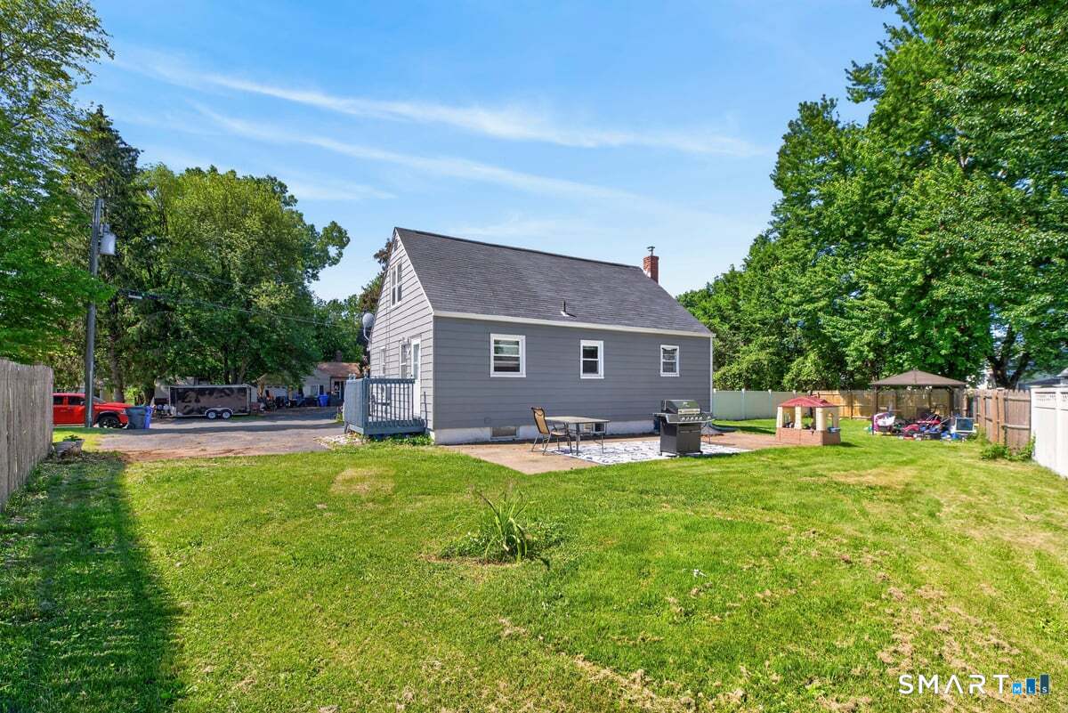 1 Leonard Road Enfield CT 06082