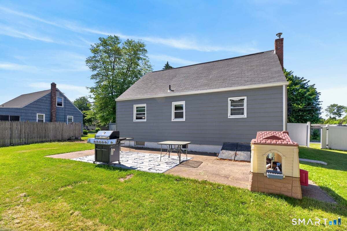 1 Leonard Road Enfield CT 06082