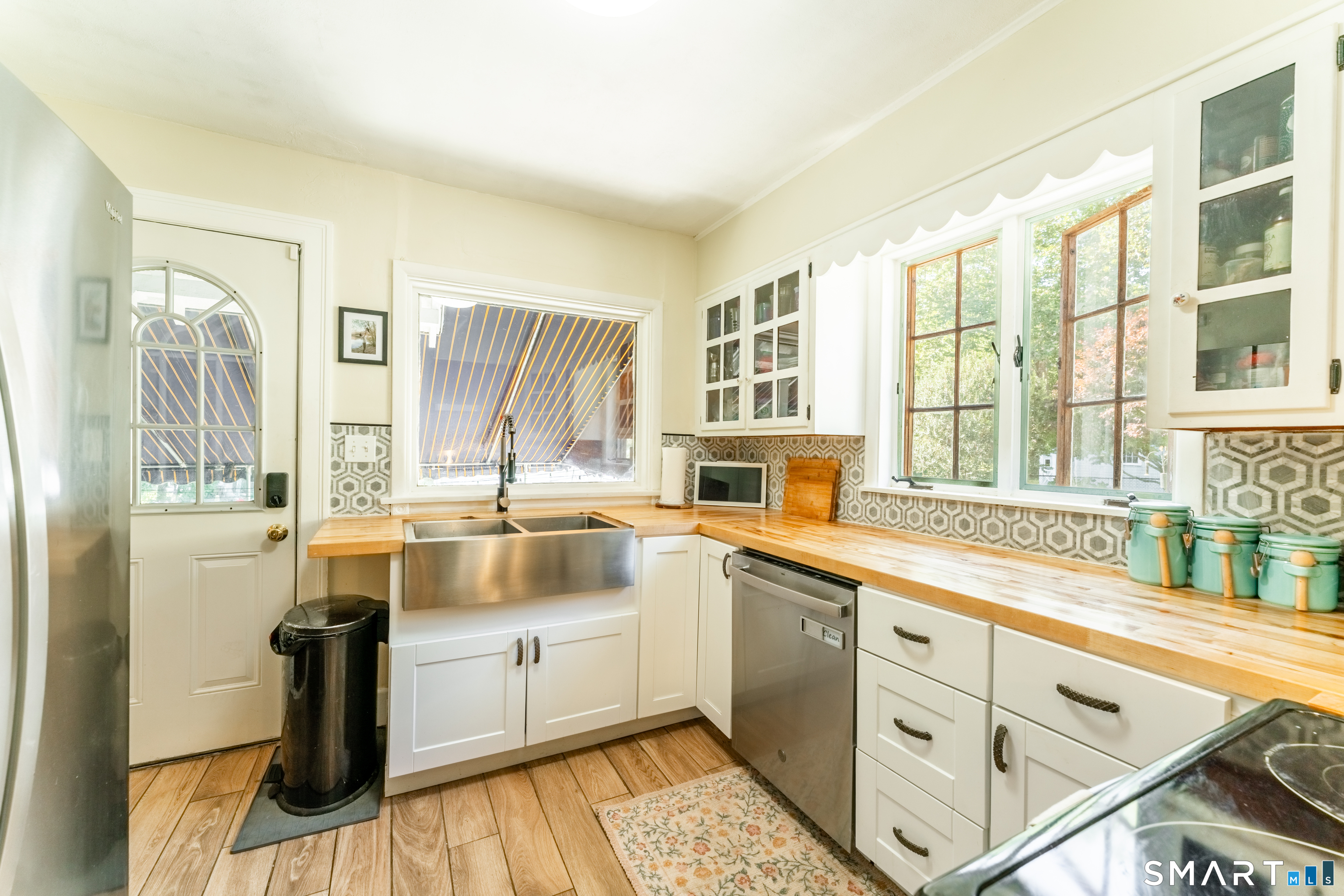 180 Gardner Avenue New London CT 06320