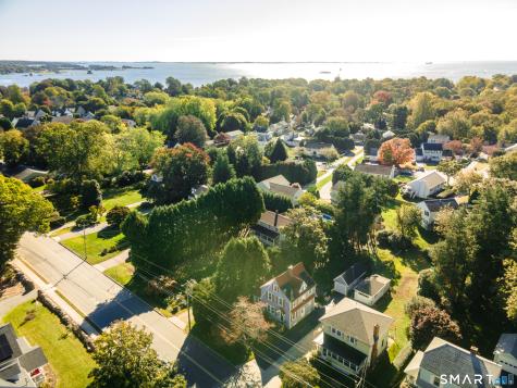 180 Gardner Avenue New London CT 06320