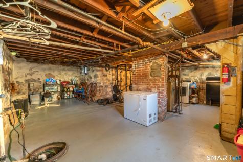 180 Gardner Avenue New London CT 06320