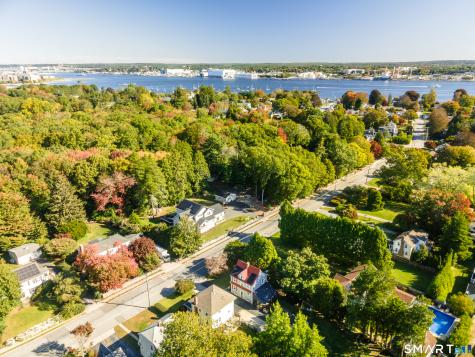 180 Gardner Avenue New London CT 06320
