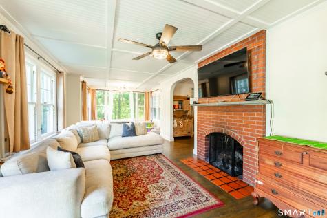 180 Gardner Avenue New London CT 06320