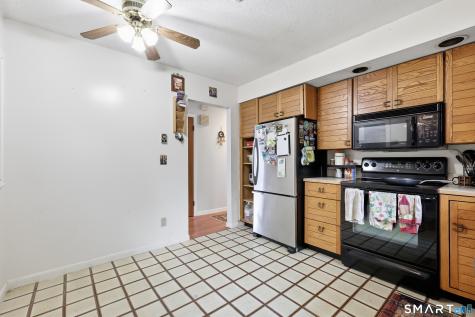 36 Lester Street New London CT 06320
