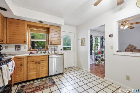 36 Lester Street New London CT 06320