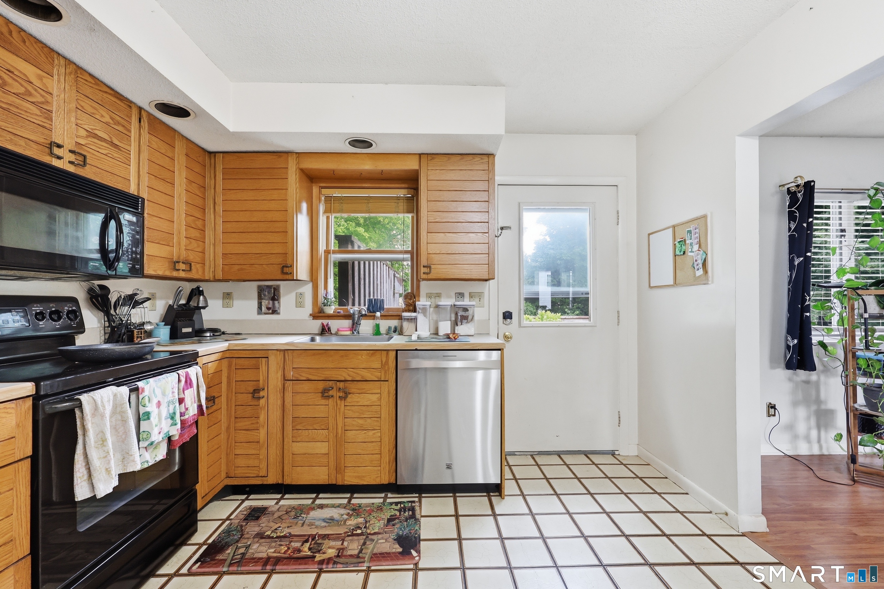 36 Lester Street New London CT 06320