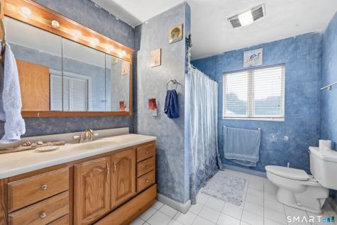 36 Lester Street New London CT 06320