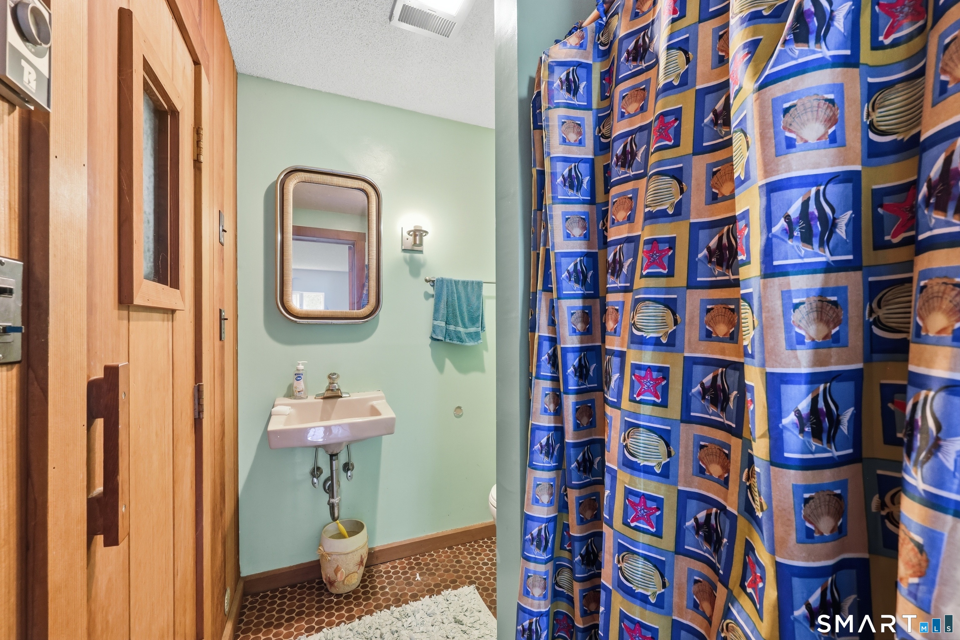 36 Lester Street New London CT 06320