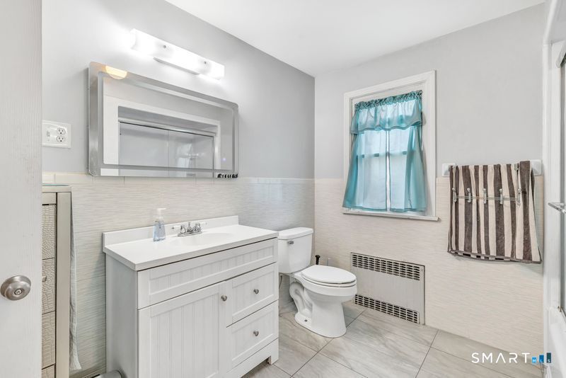 50 Hawthorne Avenue Derby CT 06418