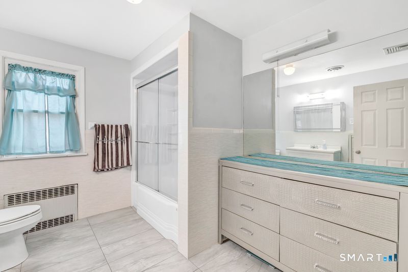 50 Hawthorne Avenue Derby CT 06418