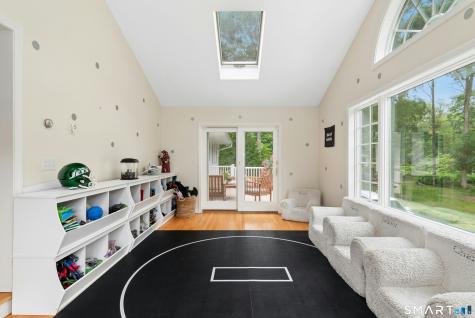 559 Cheese Spring Road New Canaan CT 06840