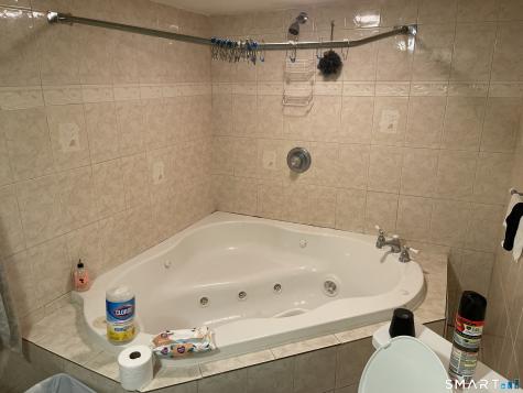 52 Bennett Avenue Waterbury CT 06708