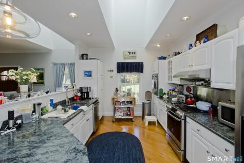 1980 Oak Street Suffield CT 06093
