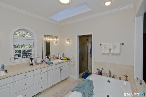 1980 Oak Street Suffield CT 06093