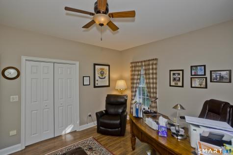1980 Oak Street Suffield CT 06093