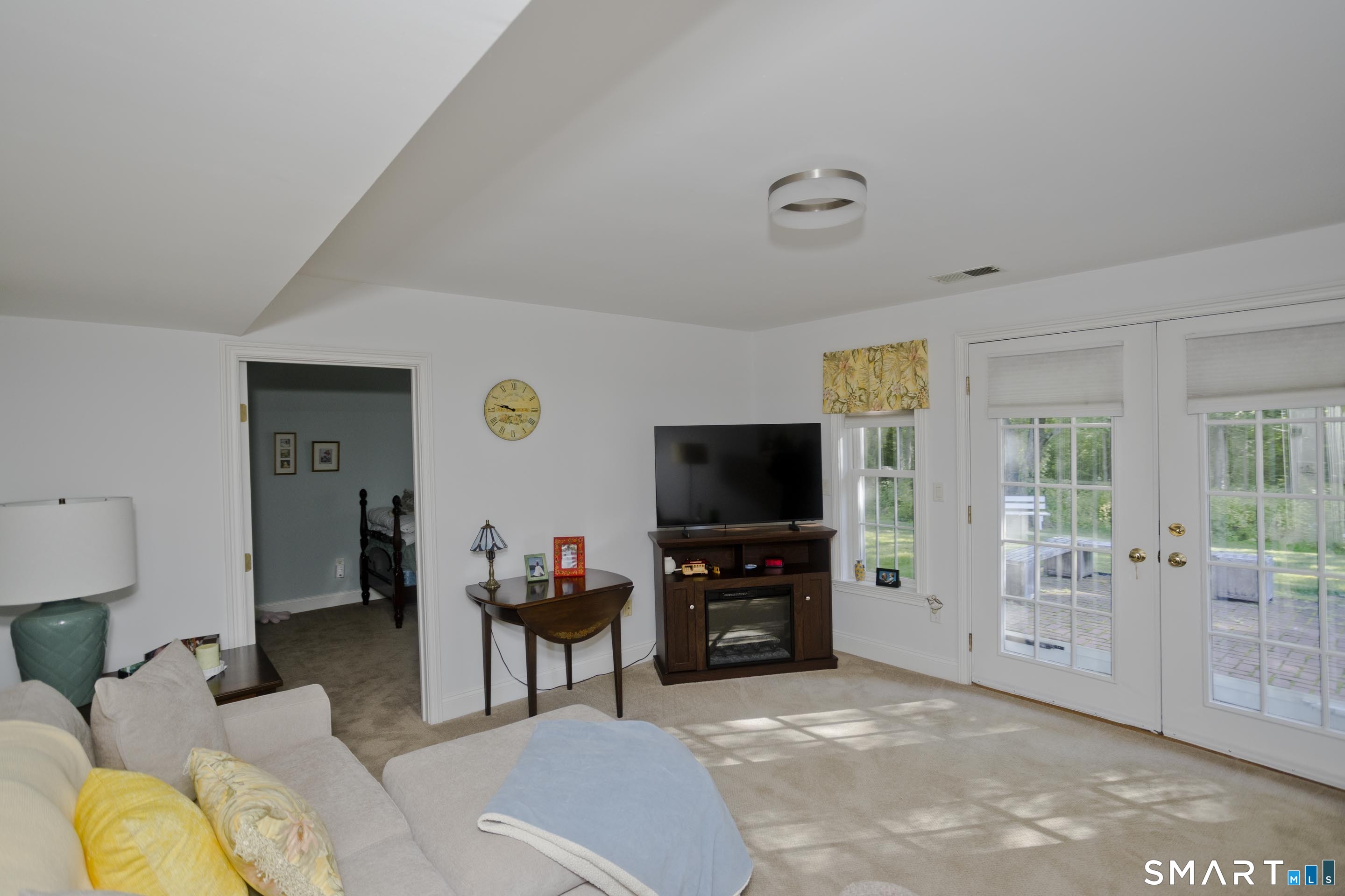 1980 Oak Street Suffield CT 06093