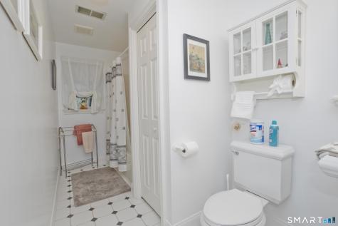 1980 Oak Street Suffield CT 06093