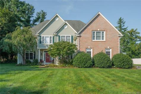 41 Boulevard Newtown CT 06470