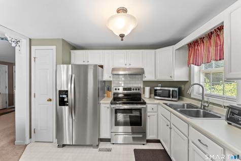 5 Loring Court Wallingford CT 06492