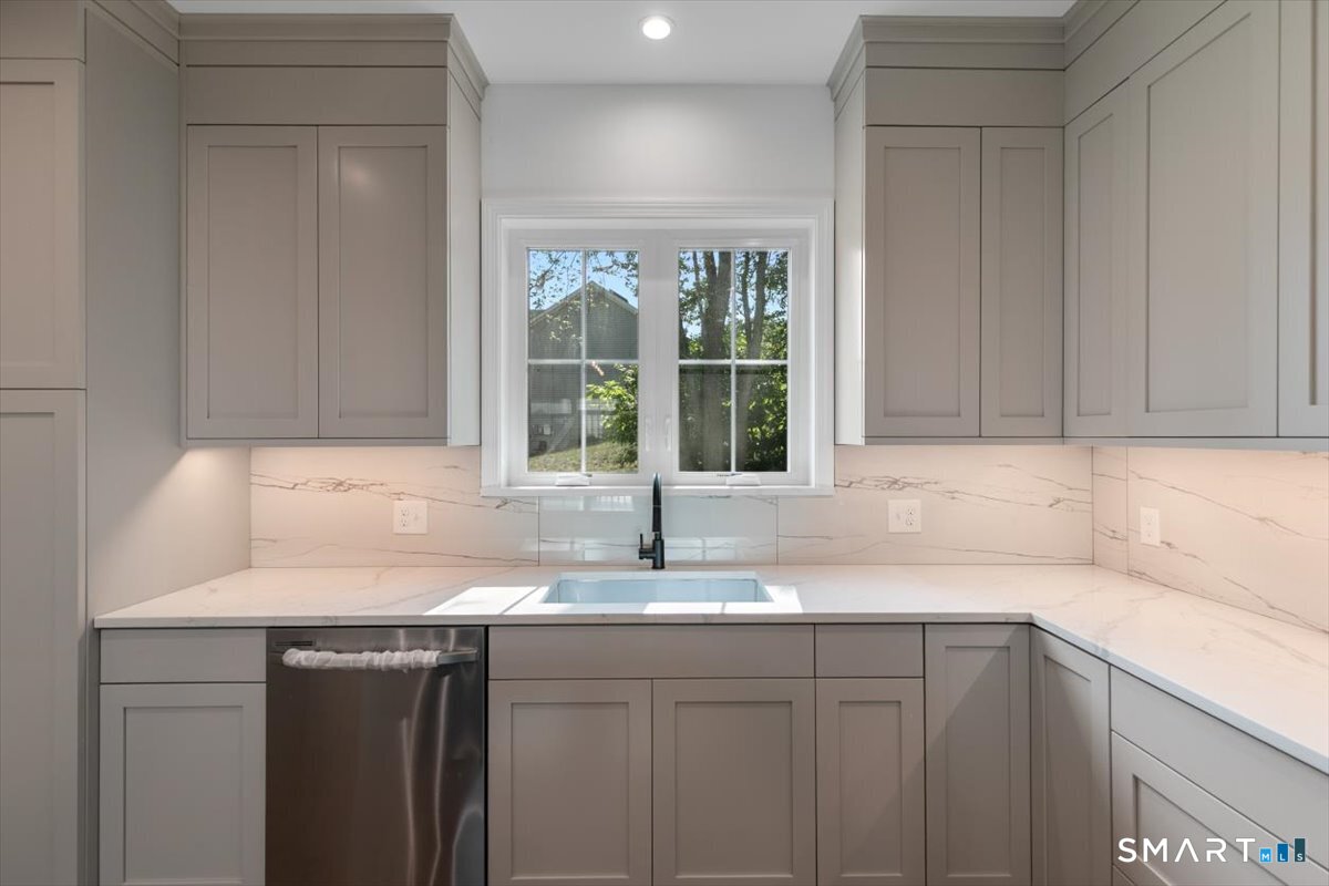 410 Alba Avenue Bridgeport CT 06606