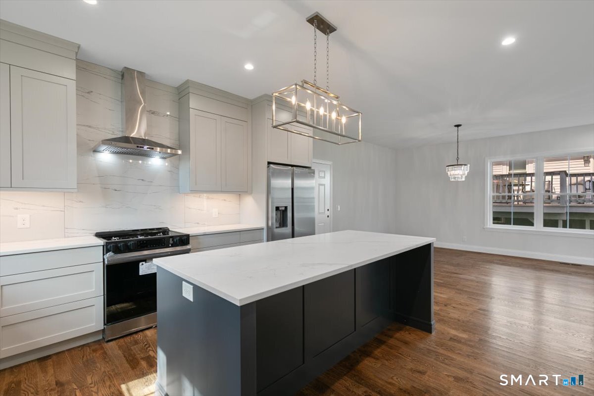 410 Alba Avenue Bridgeport CT 06606