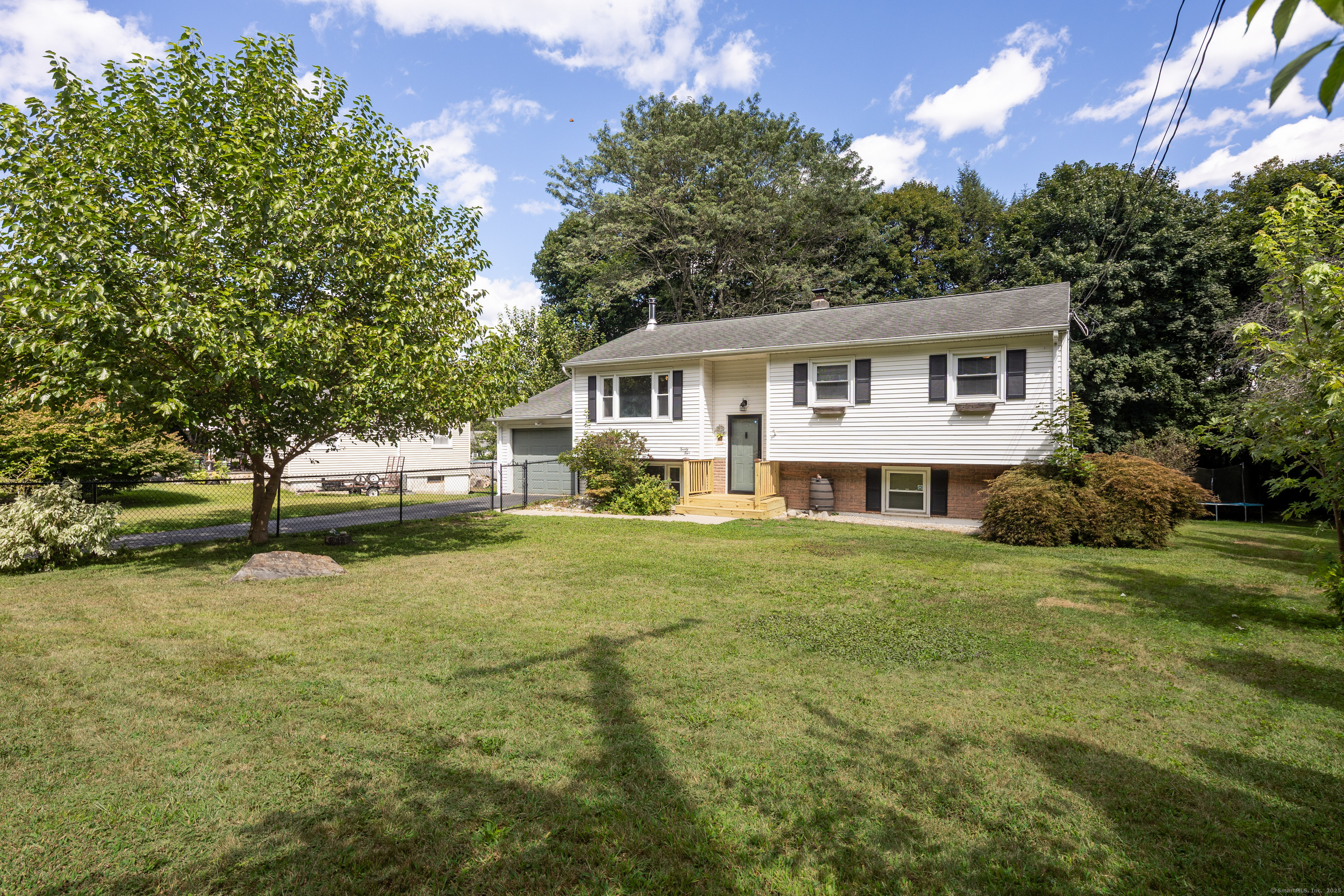 24 Hillside Circle Brookfield CT 06804