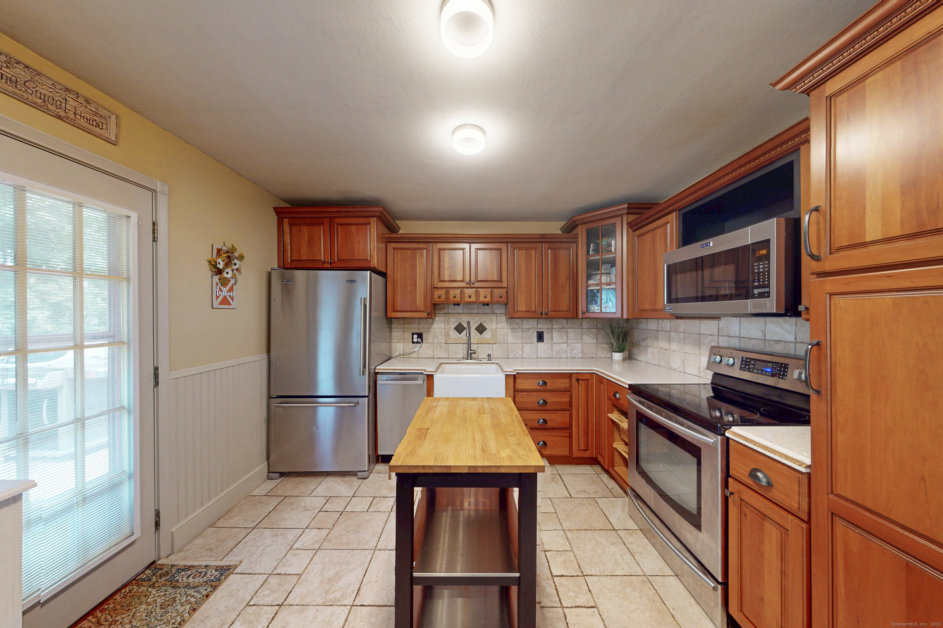 24 Hillside Circle Brookfield CT 06804