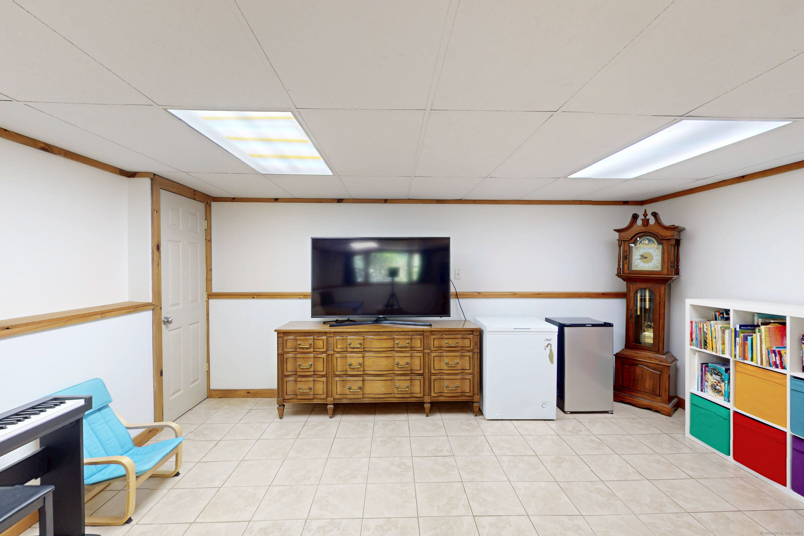 24 Hillside Circle Brookfield CT 06804