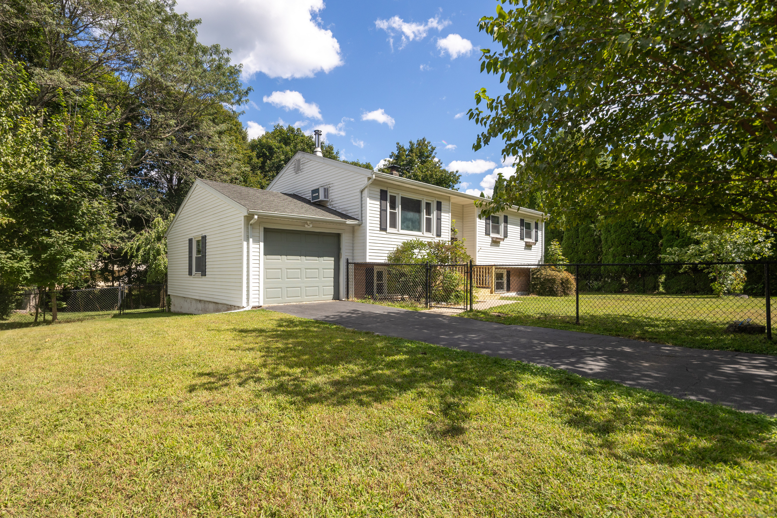 24 Hillside Circle Brookfield CT 06804