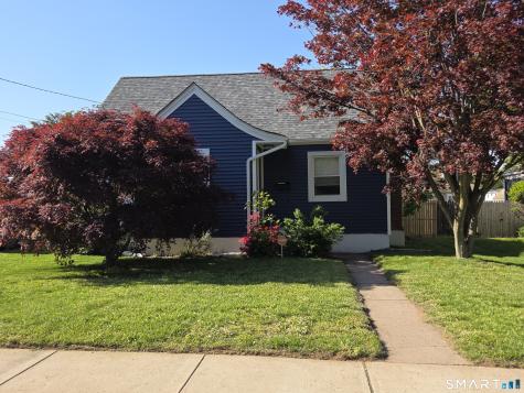 33 Linnmore Drive Manchester CT 06040