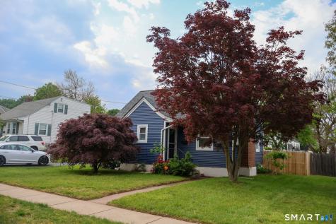 33 Linnmore Drive Manchester CT 06040