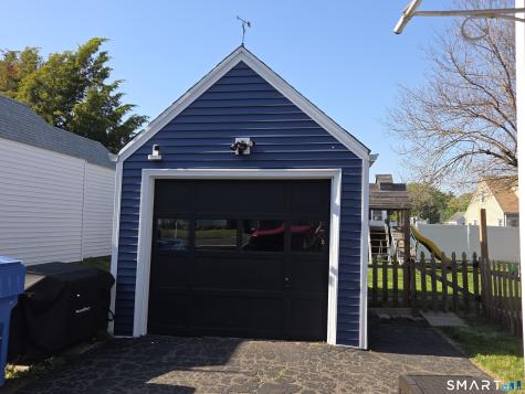 33 Linnmore Drive Manchester CT 06040