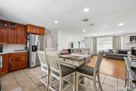 94 Roosevelt St Extension New Haven CT 06513