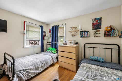 94 Roosevelt St Extension New Haven CT 06513