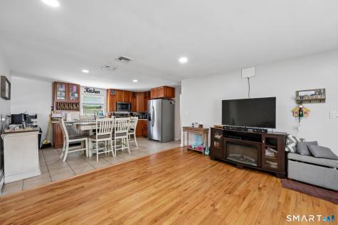 94 Roosevelt St Extension New Haven CT 06513