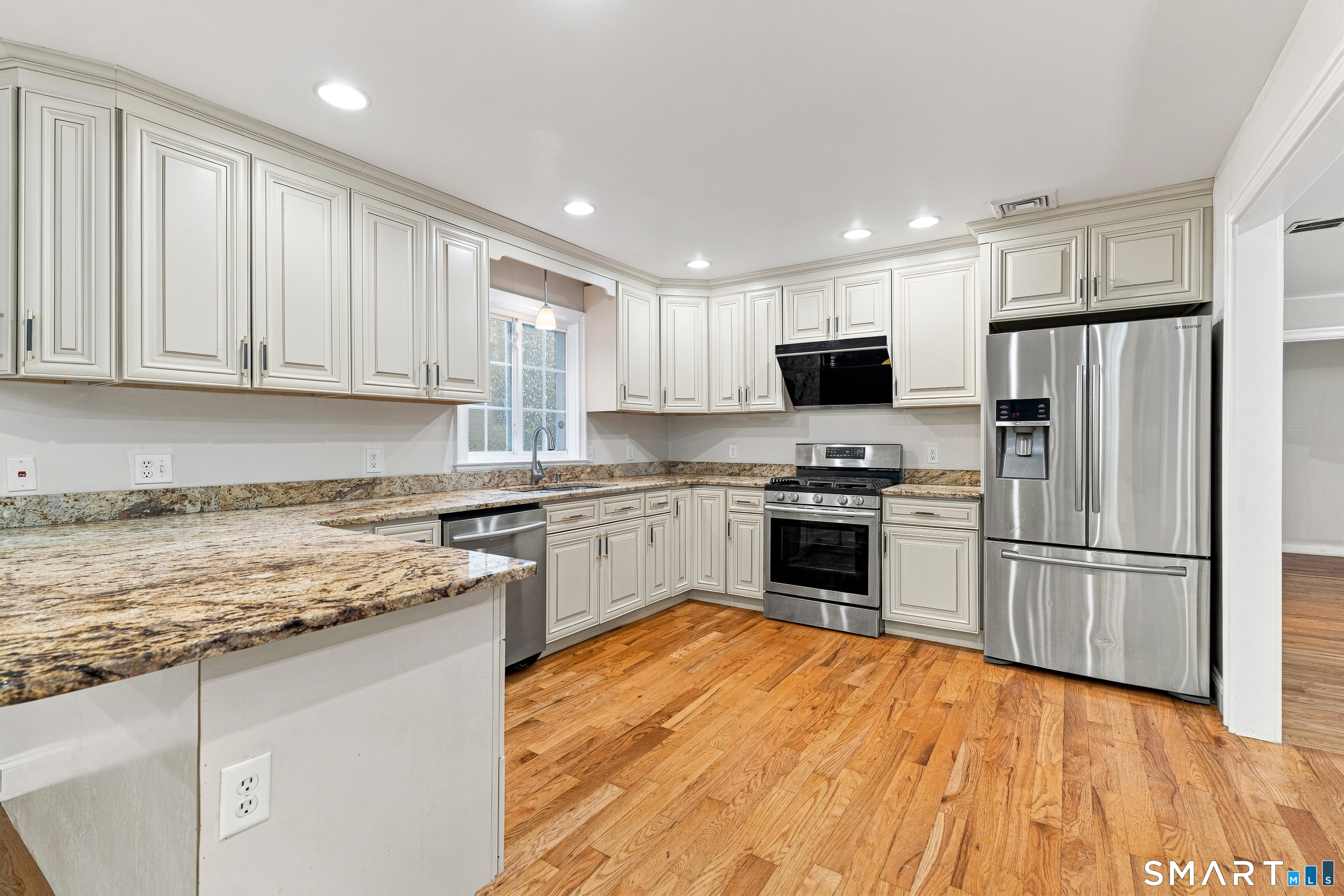 42 White Avenue Middlebury CT 06762