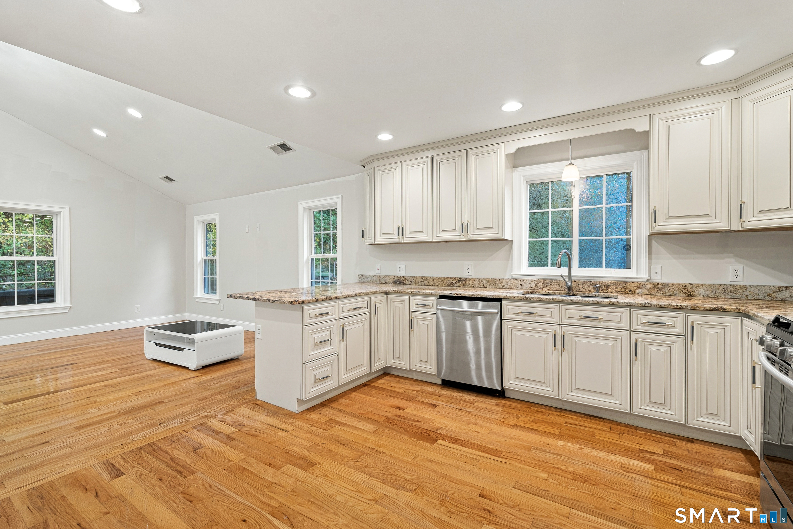 42 White Avenue Middlebury CT 06762
