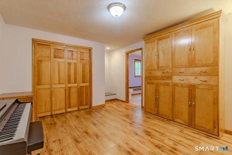 5 Pond View Drive Cromwell CT 06416