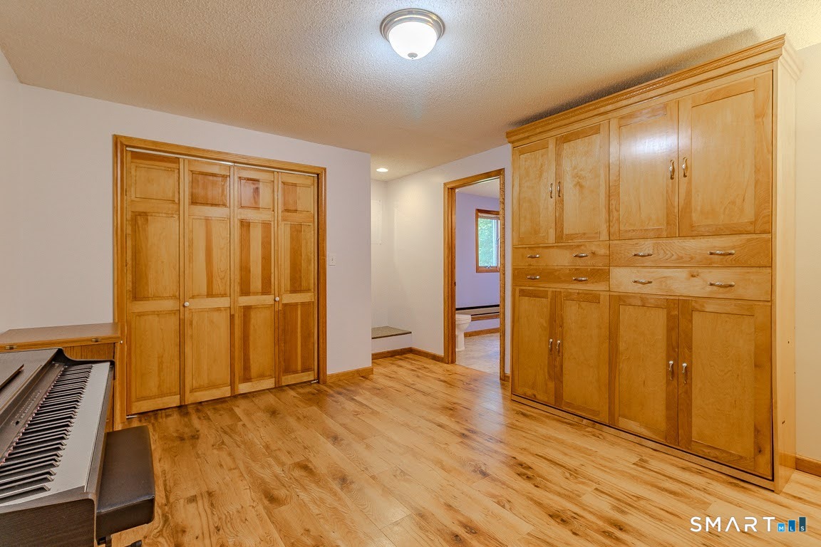 5 Pond View Drive Cromwell CT 06416