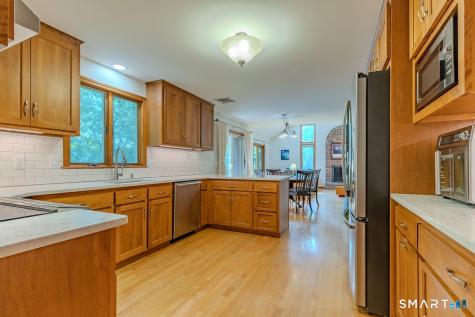 5 Pond View Drive Cromwell CT 06416
