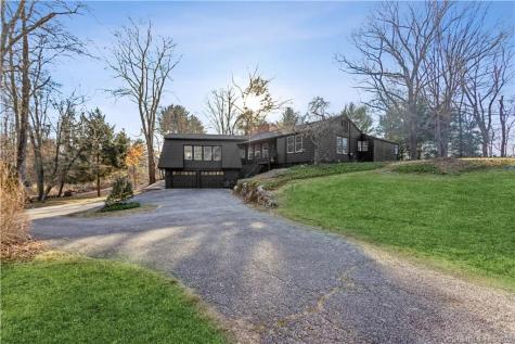 2735 North Street Fairfield CT 06824