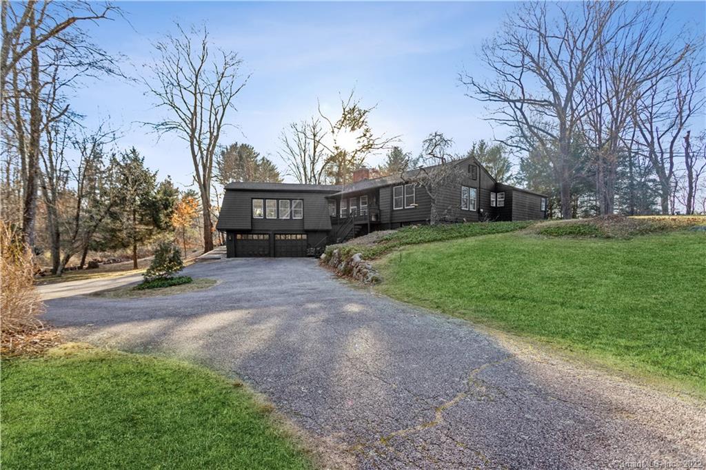 2735 North Street Fairfield CT 06824